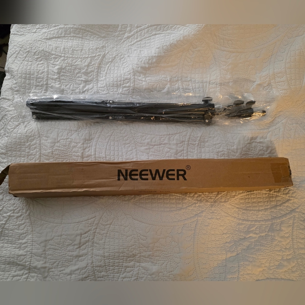 Neewer 75" / 6 Ft Photography Light Stand for Relfectors Softbox Lights Umbrella